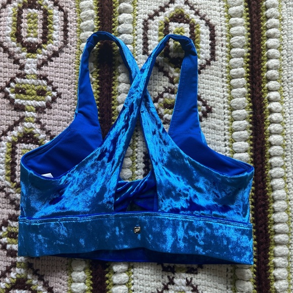 Oasis Crushed Velour Twist Sports Bra - Picture 5 of 5